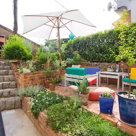 In Mit Terrasse Und Grill 아파트 *