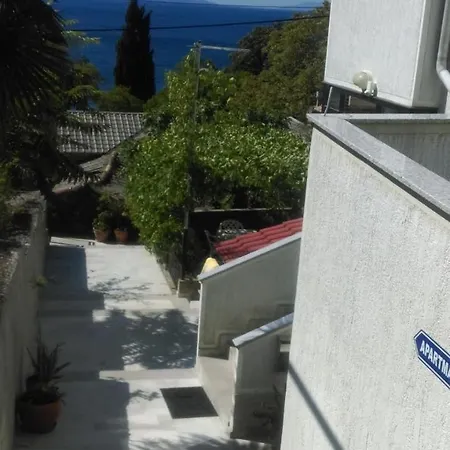 In Mit Terrasse Und Grill * Rijeka